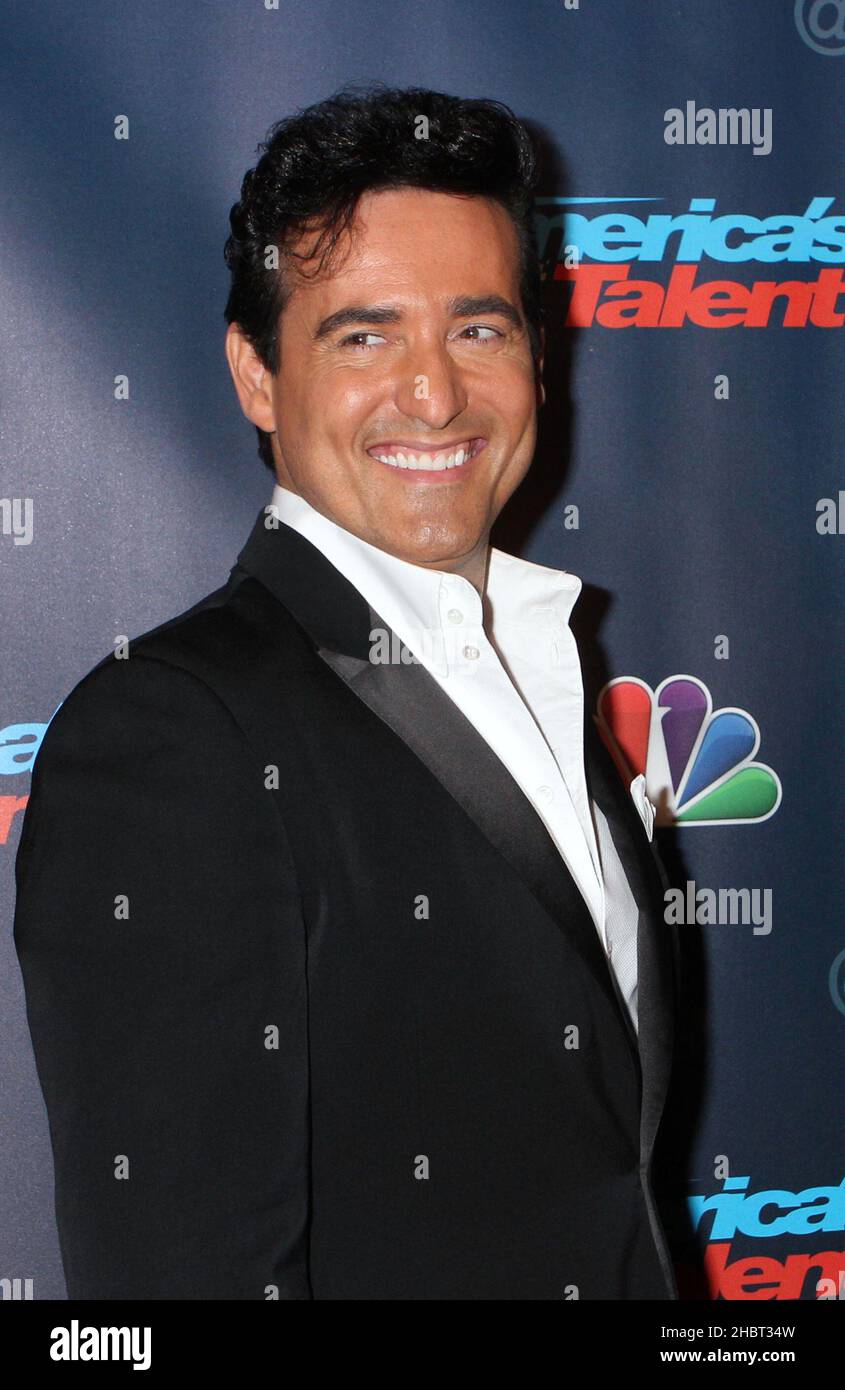 Carlos Marin, d'il Divo, assiste au tapis rouge de la finale post-spectacle de la saison 8 « America's Got Talent » de NBC au radio City Music Hall de New York le 18 septembre 2013.Crédit photo : Henry McGee/MediaPunch Banque D'Images