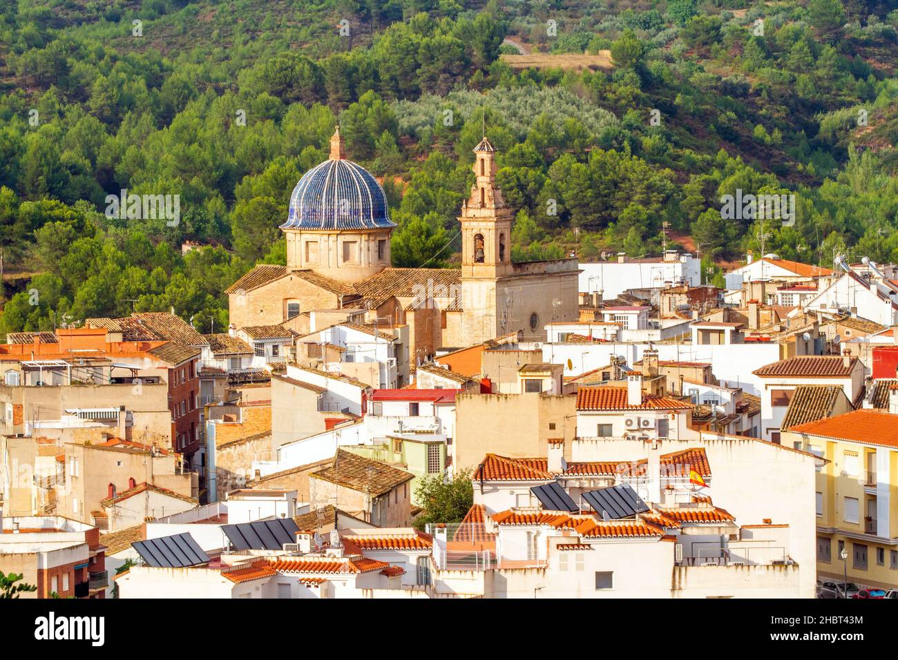 Vue de dessus le village espagnol de Navajas une municipalité dans la comarca de Alto Palancia, Castellón, Valence, Espagne Banque D'Images