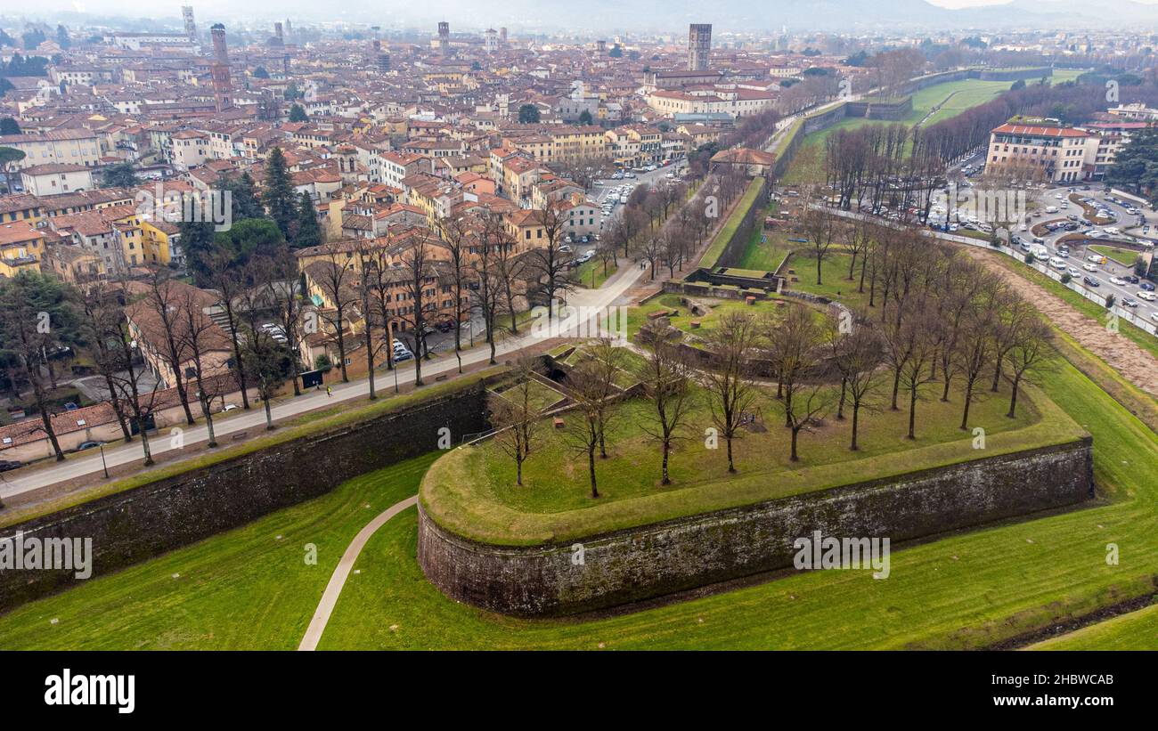 Remparts de la ville, Lucques, Italie Banque D'Images
