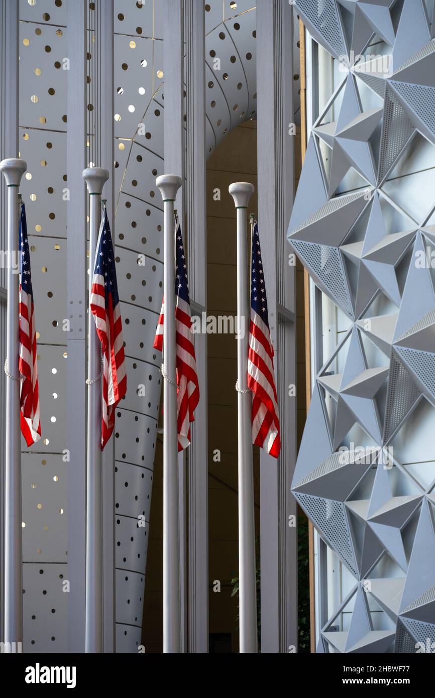 Pavillon des États-Unis avec drapeau national et formes d'étoiles à l'exposition universelle de Dubaï 2020, architecture abstraite Banque D'Images