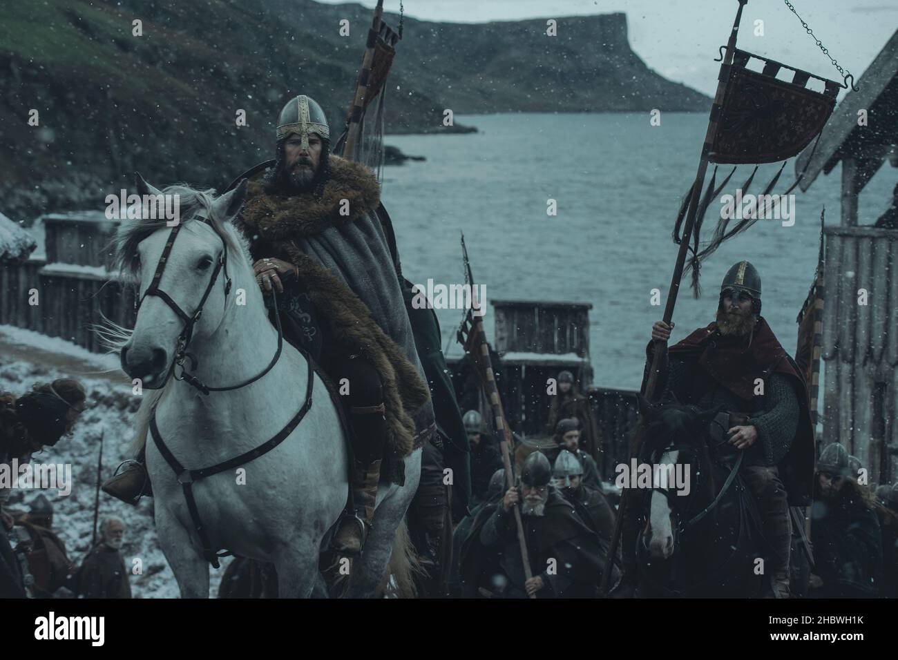 DATE DE SORTIE : le 22 avril 2022.TITRE : le Northman.STUDIO : fonctionnalités de mise au point.DIRECTEUR: Robert Eggers.COMPLOT : du célèbre réalisateur Robert Eggers, le Northman est un thriller de vengeance épique qui explore la distance qu'un prince viking va parcourir pour chercher justice pour son père assassiné.AVEC: ETHAN HAWKE comme Roi Aurvandil.(Image de crédit : © Focus Features/Entertainment Pictures) Banque D'Images