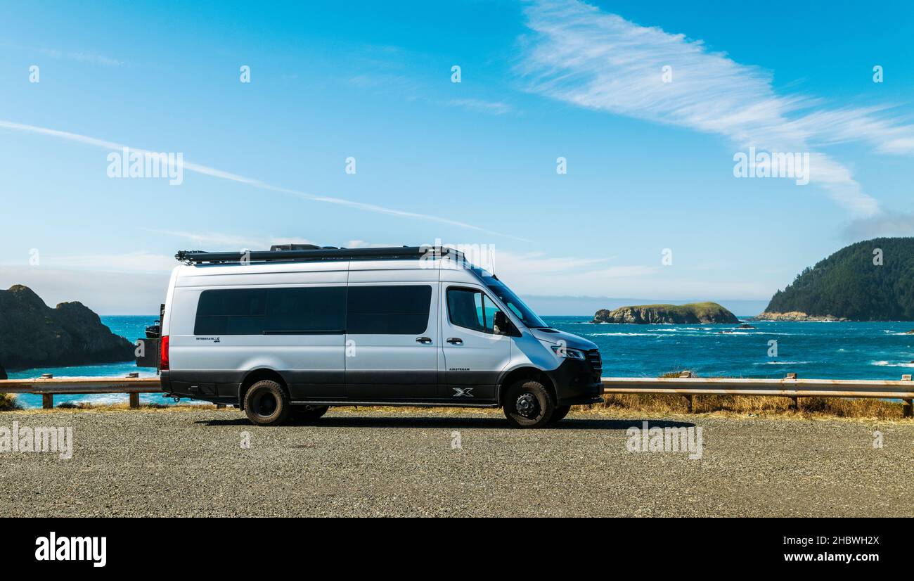 Airstream Interstate 24X 4WD ; campervan ; Meyers Creek Beach ; côte de l'Oregon ; États-Unis Banque D'Images