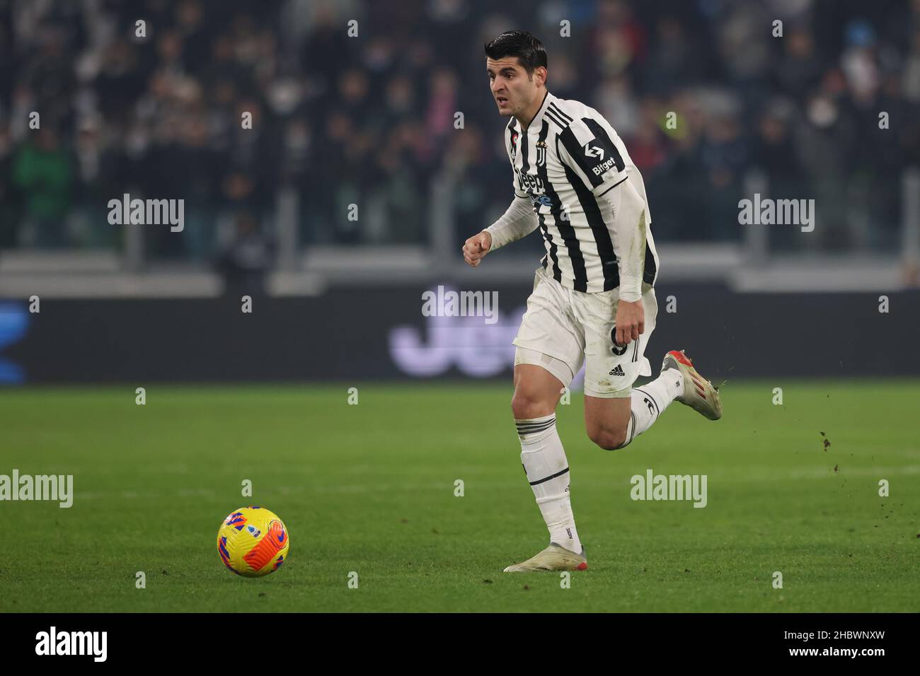Turin, Italie, le 21st décembre 2021.Alvaro Morata de Juventus pousse après le ballon pendant le match de la série A au stade Allianz, à Turin.Le crédit photo devrait se lire: Jonathan Moscrop / Sportimage Banque D'Images