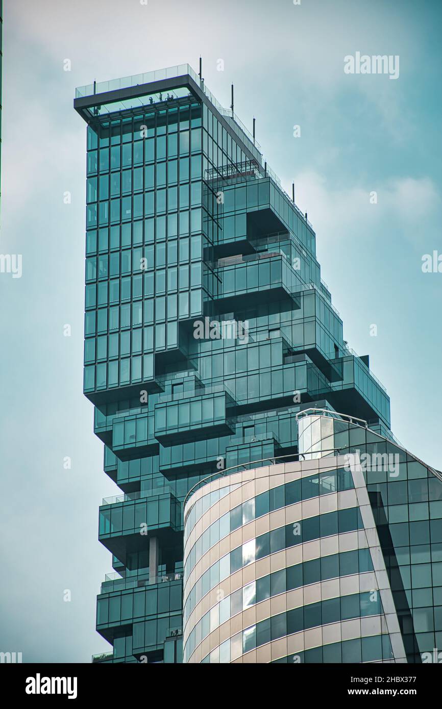 Bangkok, Thaïlande 12.03.2021 King Power Mahahon Nakskyscraper est un gratte-ciel mixte dans le quartier central des affaires de Silom, Sathon Banque D'Images