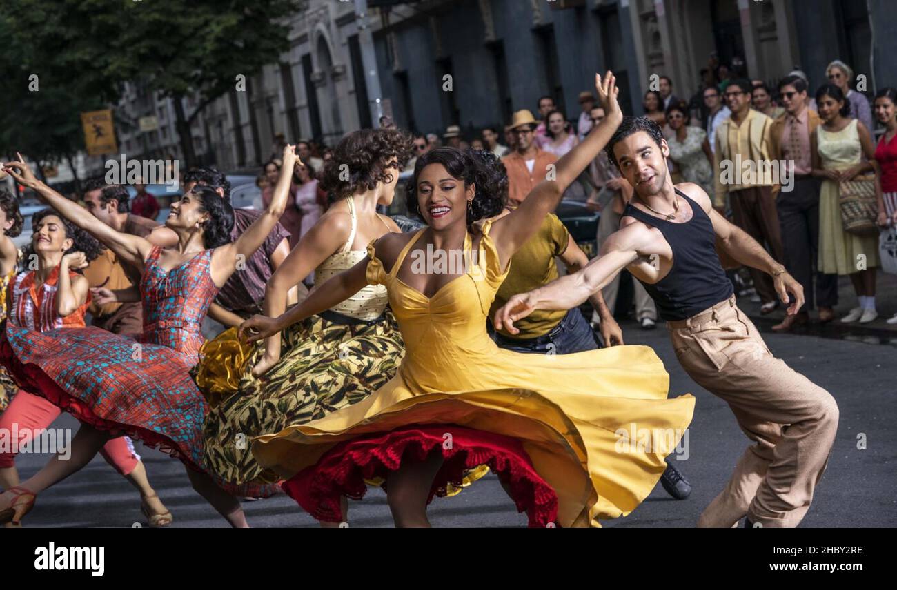 WEST SIDE STORY (2021) ARIANA DEBOSE DAVID ALVAREZ STEVEN SPIELBERG (DIR) 20TH CENTURY STUDIOS/MOVIESTORE COLLECTION LTD Banque D'Images