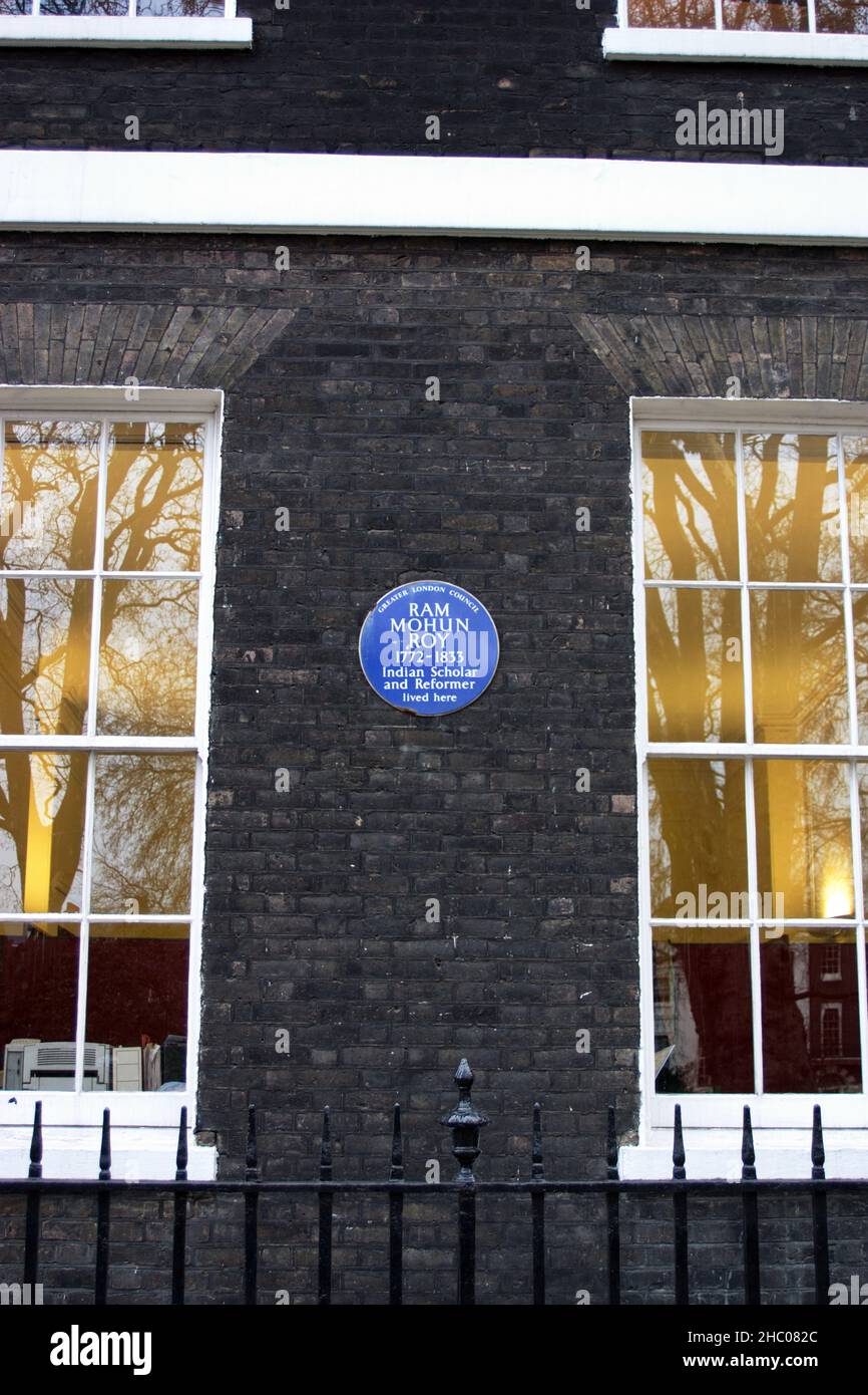 Une plaque bleue commémorative pour RAM Mohun Roy Indian Scholar.Londres, Royaume-Uni. Banque D'Images