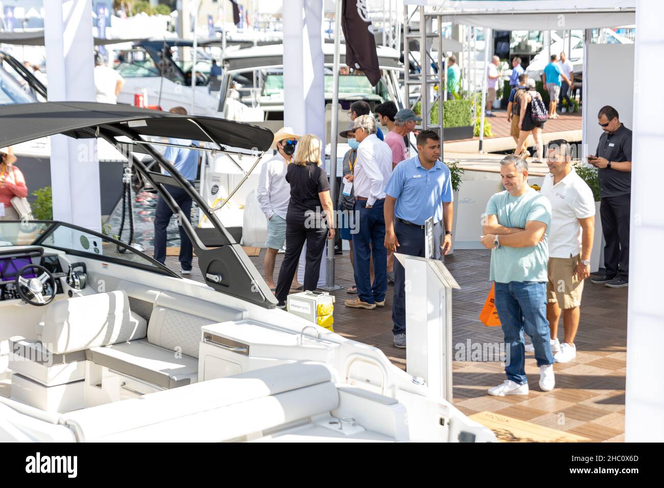 Salon nautique international 62nd de fort Lauderdale.Petits bateaux à pont, Cabin Boats de Cuddy, Pontoon Boats, Surf Boat, Jet Boats,Bateaux de pêche à l'alun. Banque D'Images