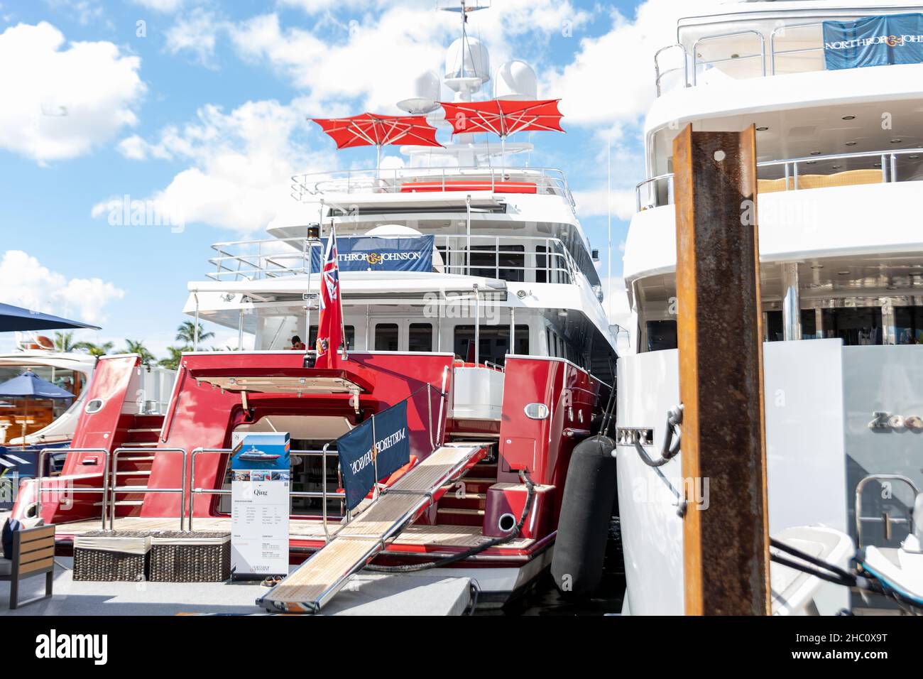 Salon nautique international 62nd de fort Lauderdale.Petits bateaux à pont, Cabin Boats de Cuddy, Pontoon Boats, Surf Boat, Jet Boats,Bateaux de pêche à l'alun. Banque D'Images