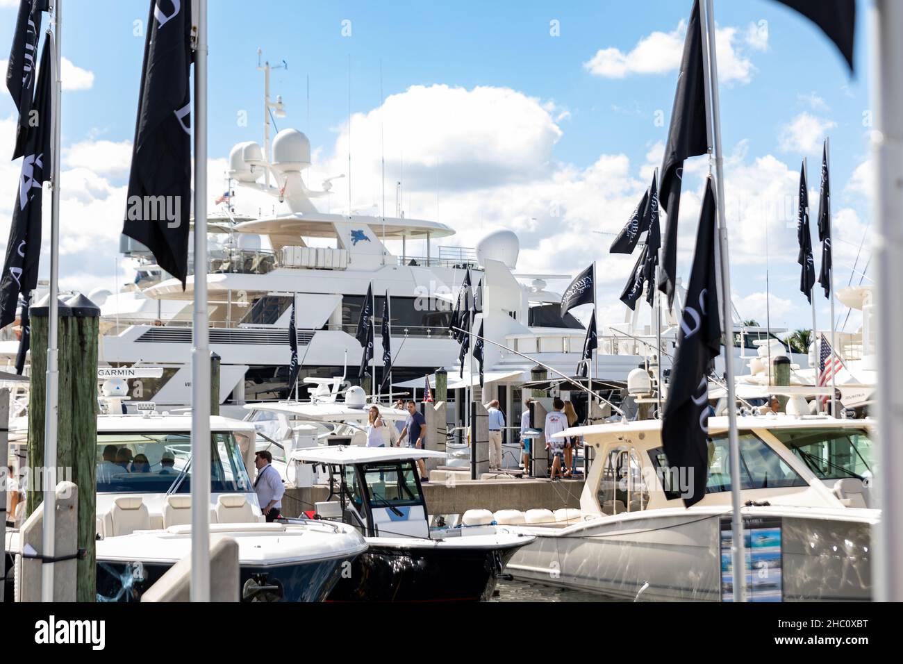 Salon nautique international 62nd de fort Lauderdale.Petits bateaux à pont, Cabin Boats de Cuddy, Pontoon Boats, Surf Boat, Jet Boats,Bateaux de pêche à l'alun. Banque D'Images