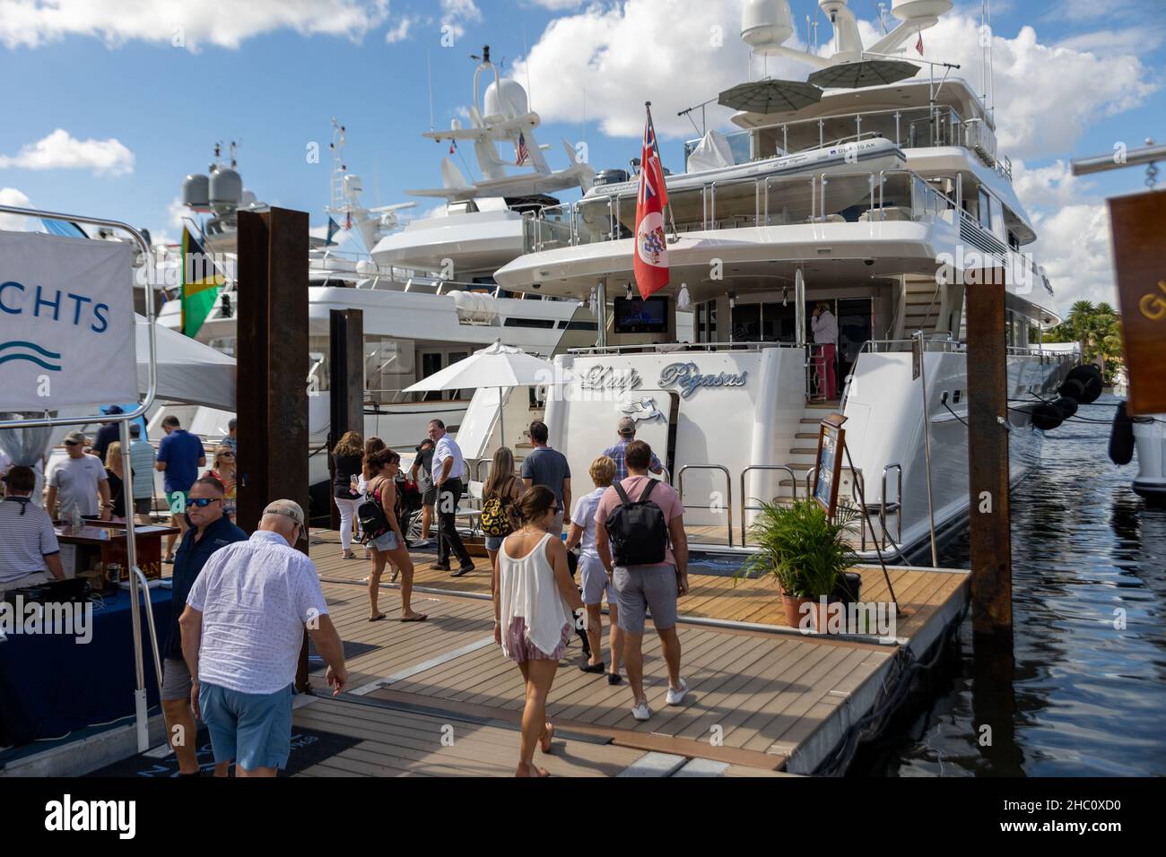 Salon nautique international 62nd de fort Lauderdale.Petits bateaux à pont, Cabin Boats de Cuddy, Pontoon Boats, Surf Boat, Jet Boats,Bateaux de pêche à l'alun. Banque D'Images