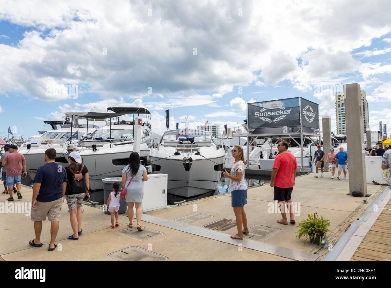 Salon nautique international 62nd de fort Lauderdale.Petits bateaux à pont, Cabin Boats de Cuddy, Pontoon Boats, Surf Boat, Jet Boats,Bateaux de pêche à l'alun. Banque D'Images