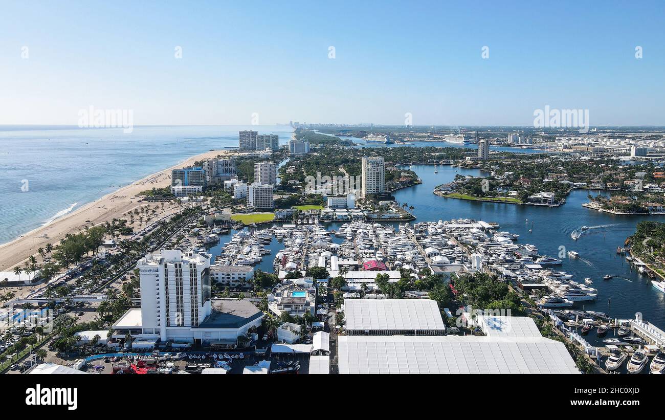 Salon nautique international 62nd de fort Lauderdale.Petits bateaux à pont, Cabin Boats de Cuddy, Pontoon Boats, Surf Boat, Jet Boats,Bateaux de pêche à l'alun. Banque D'Images