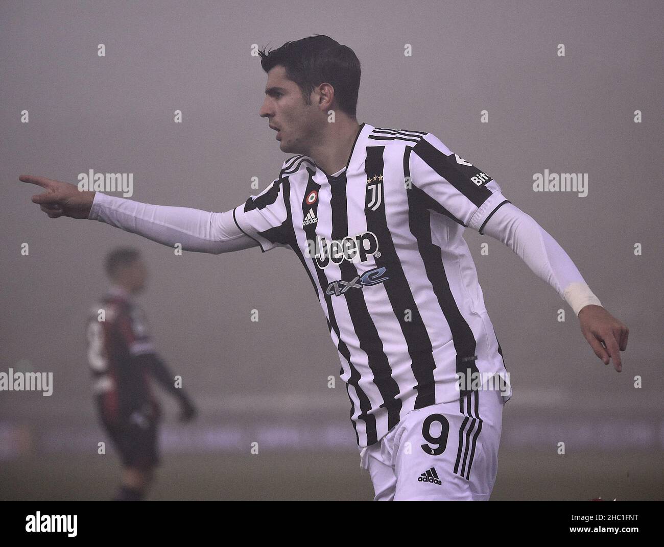 Bologne, Italie.18th décembre 2021.Alvaro Morata du FC Juventus célèbre son but lors d'un match de football série A entre Bologne et le FC Juventus à Bologne, Italie, le 18 décembre 2021.Credit: Federico Tardito/Xinhua/Alamy Live News Banque D'Images