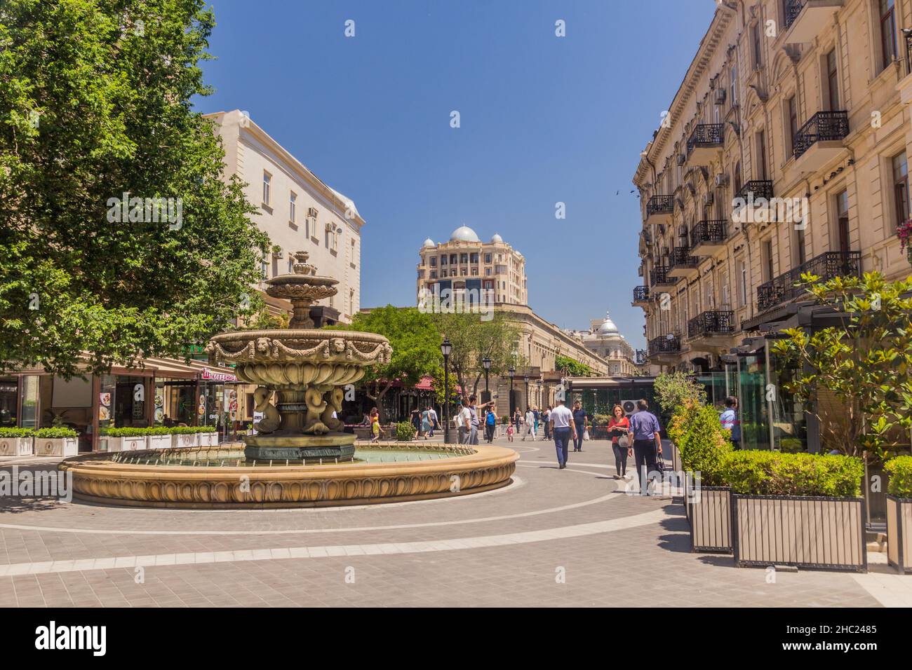 BAKOU, AZERBAÏDJAN - 6 JUIN 2018 : Fontaine de la rue Nizami à Bakou, Azerbaïdjan Banque D'Images