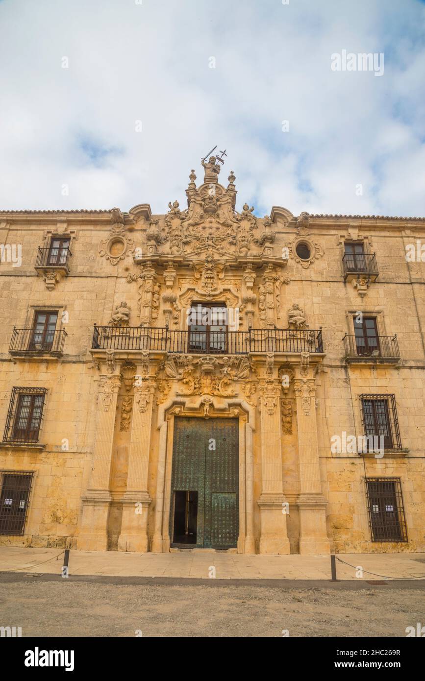 Façade du monastère.UcLES, province de Cuenca, Castilla la Mancha, Espagne. Banque D'Images