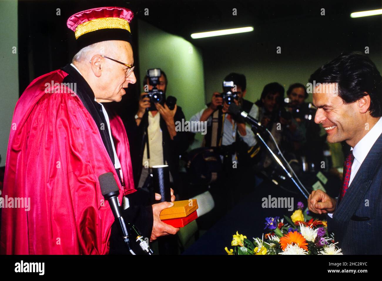 Archives 80ies: Le dissident russe Andrei Sakharov est nommé professeur honoraire à l'Université de Lyon, France Banque D'Images