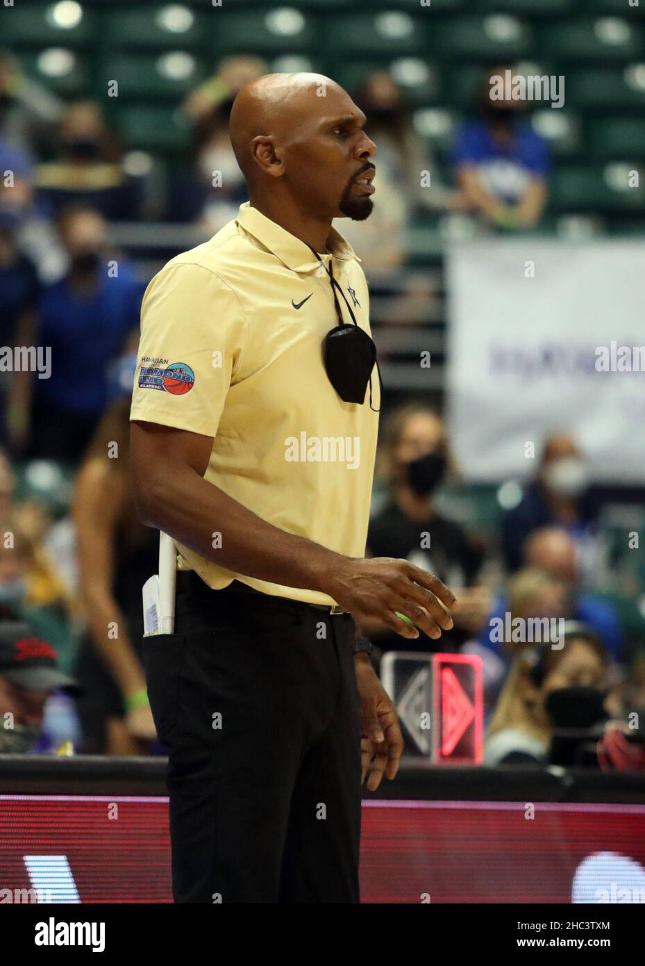 23 décembre 2021 - Jerry Stackhouse, entraîneur-chef de Vanderbilt Commodores, lors d'un match entre les Brigham Young Cougars et les Vanderbilt Commodores pendant le Diamond Head Classic à la Simplili Arena au Stan Sheriff Centre à Honolulu, HI - Michael Sullivan/CSM Banque D'Images