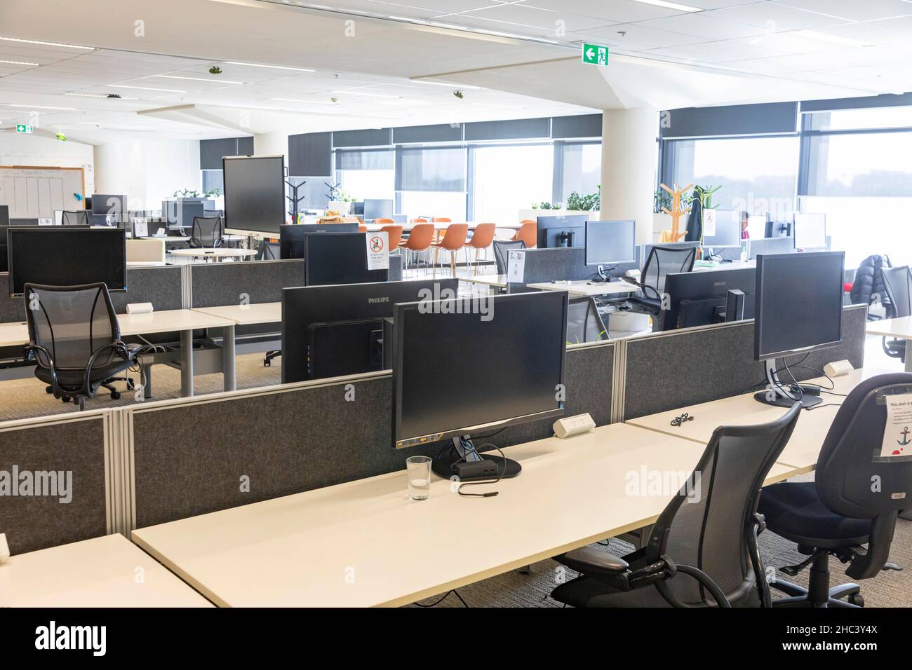 Covid 19 impact, bureaux d'entreprise vides comme le personnel a dit de travailler à domicile pendant une pandémie, bâtiment de bureaux de Sydney, Australie Banque D'Images
