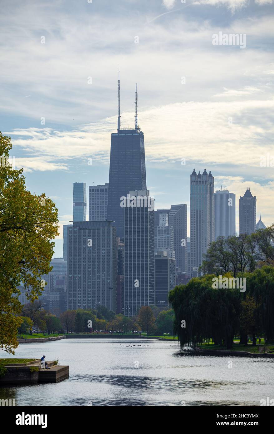 Belle vue sur une ville de Chicago avec des gratte-ciels au bord du lac aux États-Unis Banque D'Images