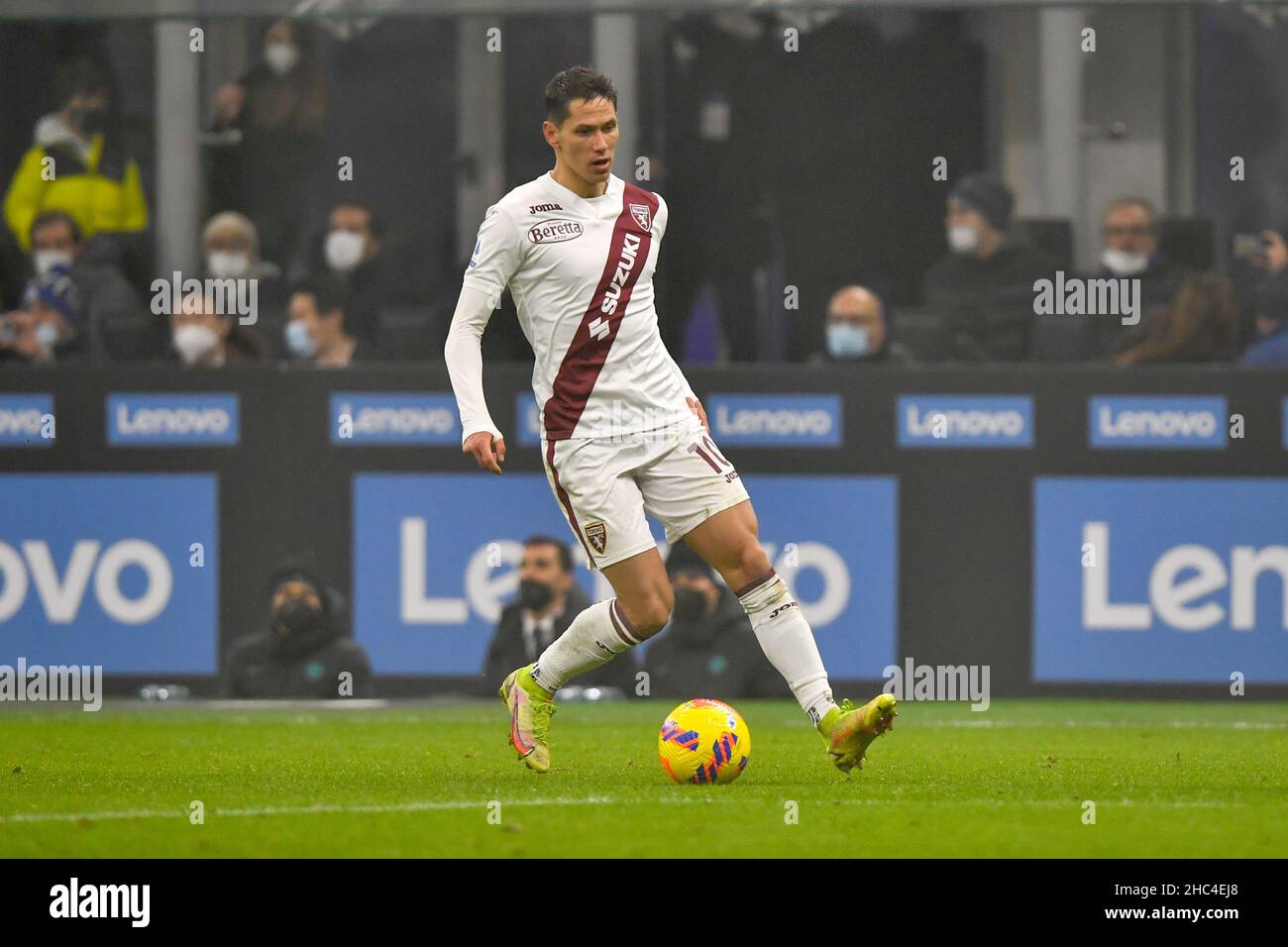 Milan, Italie.22nd, décembre 2021.SASA Lukic (10) de Turin vu dans la série Un match entre Inter et Turin à Giuseppe Meazza à Milan.(Crédit photo: Gonzales photo - Tommaso Fimiano). Banque D'Images