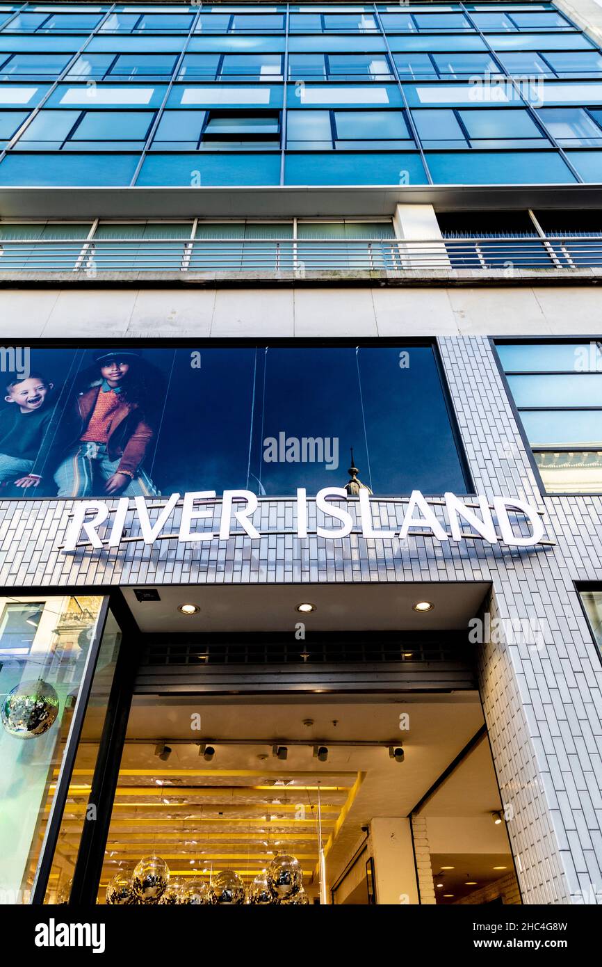 Façade de la boutique de vêtements River Island sur Oxford Street, Londres, Royaume-Uni Banque D'Images