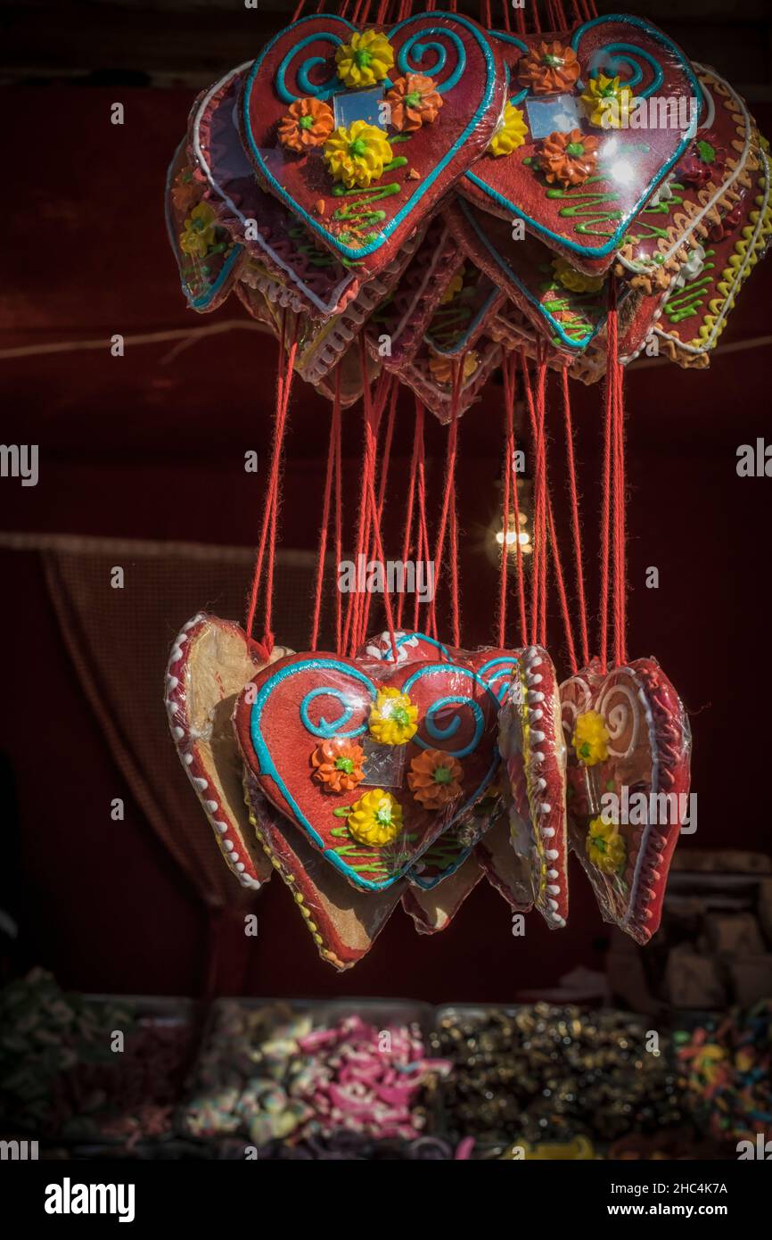 Bonbons décoratifs festifs à motif coeurs Banque D'Images