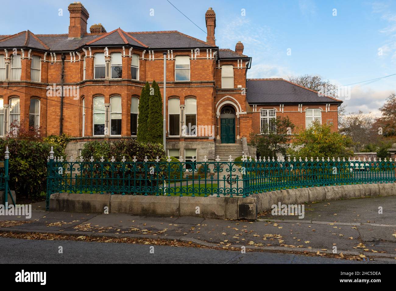 Dublin, Irlande - novembre 11 2021 'Architecture in Dublin célèbre quartier Rathfarnham' Banque D'Images