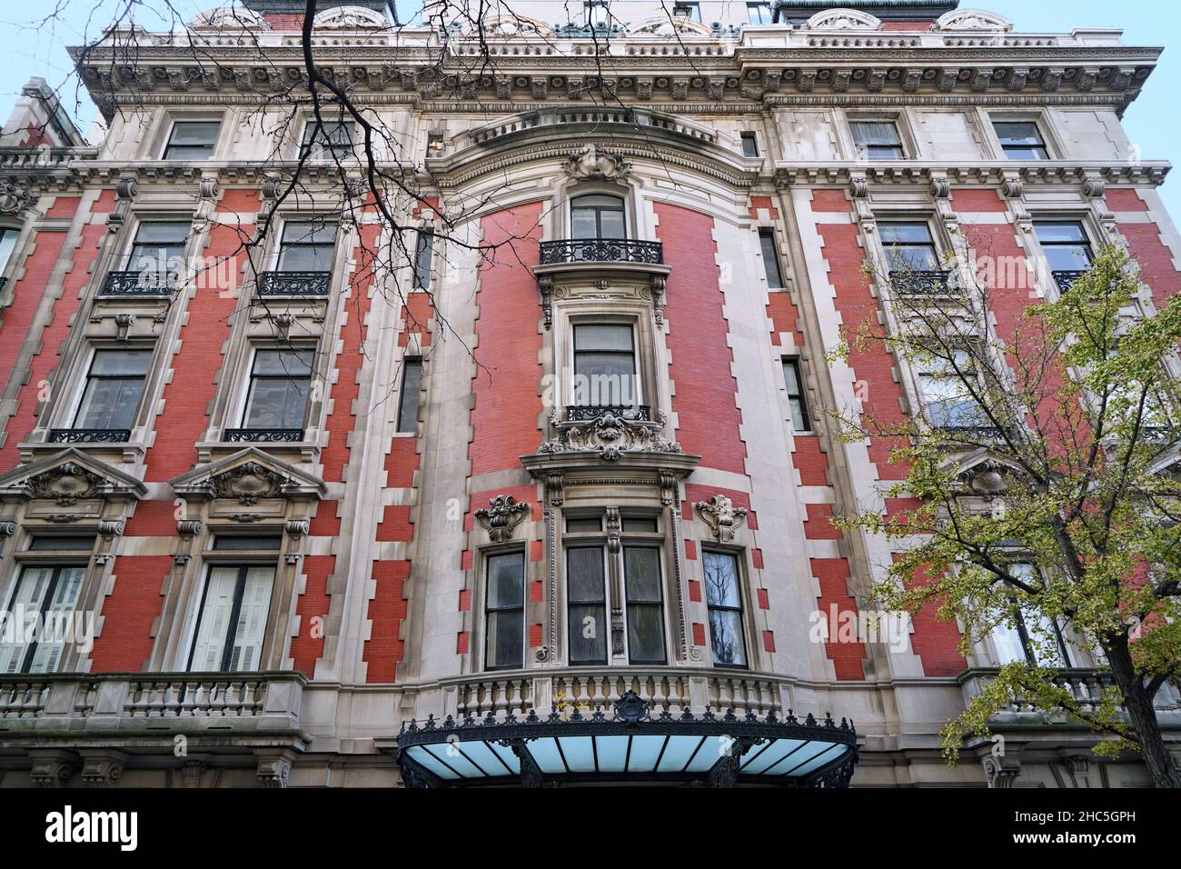 New York, maison de ville ornée de 19th siècles, demeure Duke sur 5th Avenue Banque D'Images