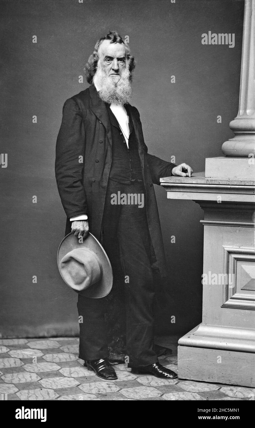 Gideon Welles (1802-1878), Secrétaire américain de la Marine 1861-69, Portrait intégral, Mathew Brady Studio, 1860's. Banque D'Images