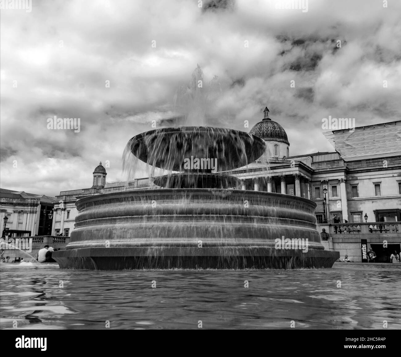 Fontaine de Trafalgar Square à Londres, Royaume-Uni Banque D'Images