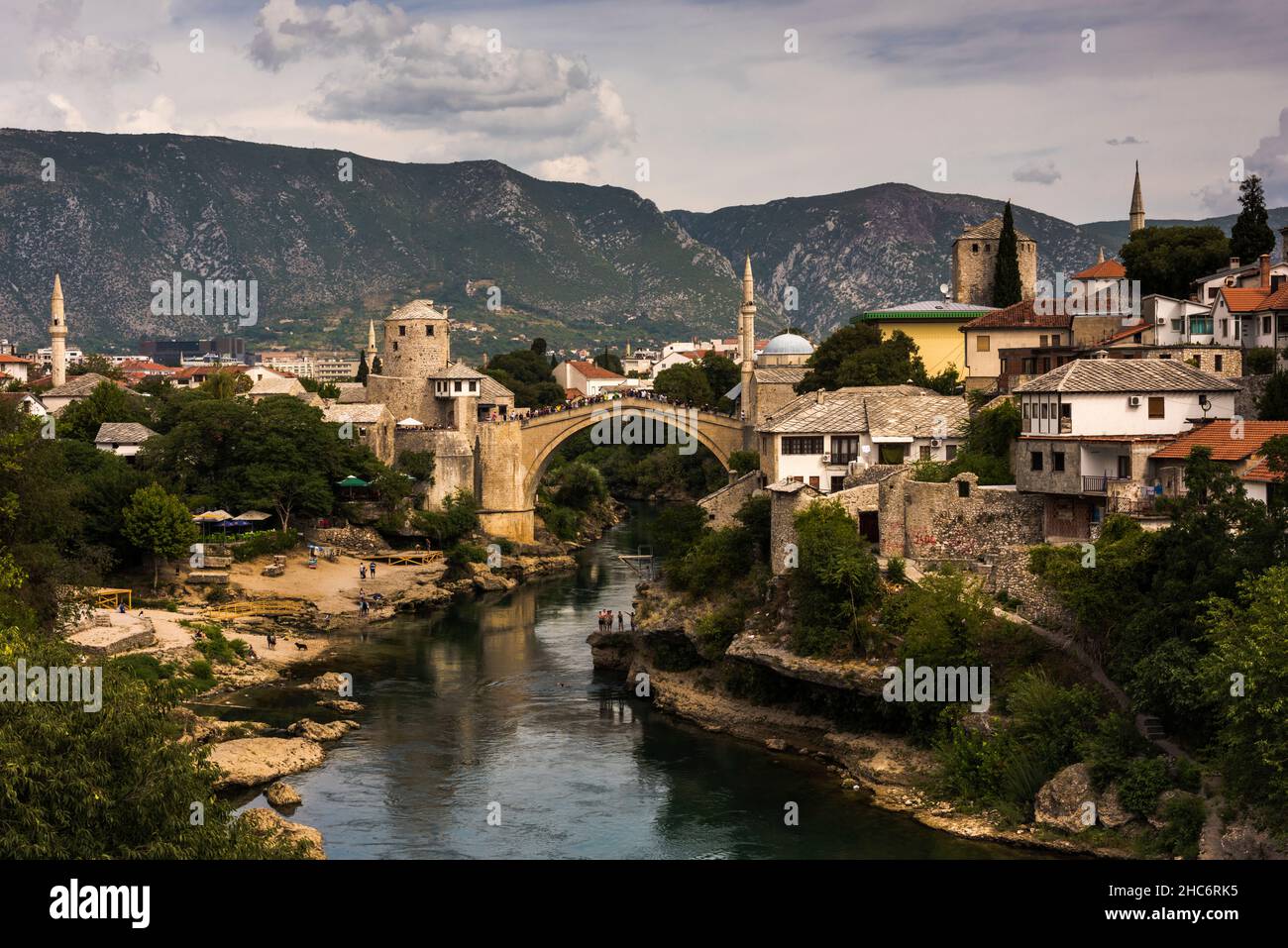Vieille ville pittoresque de Mostar (Stari Most) avec célèbre pont, Bosnie-Herzégovine Banque D'Images