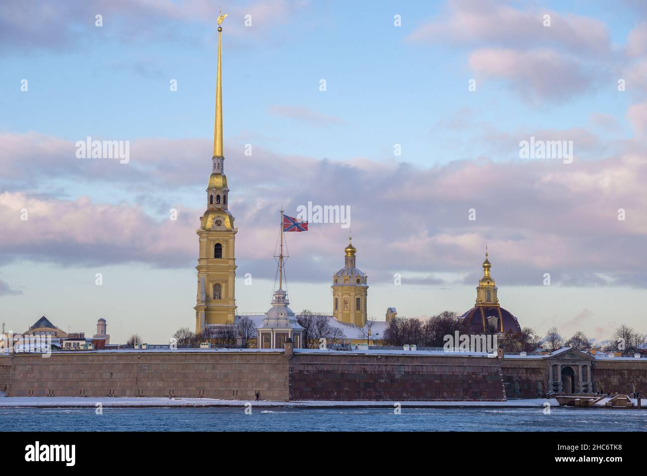 Cathédrale Pierre-et-Paul dans la forteresse Pierre-et-Paul, le matin de décembre.Saint-Pétersbourg, Russie Banque D'Images