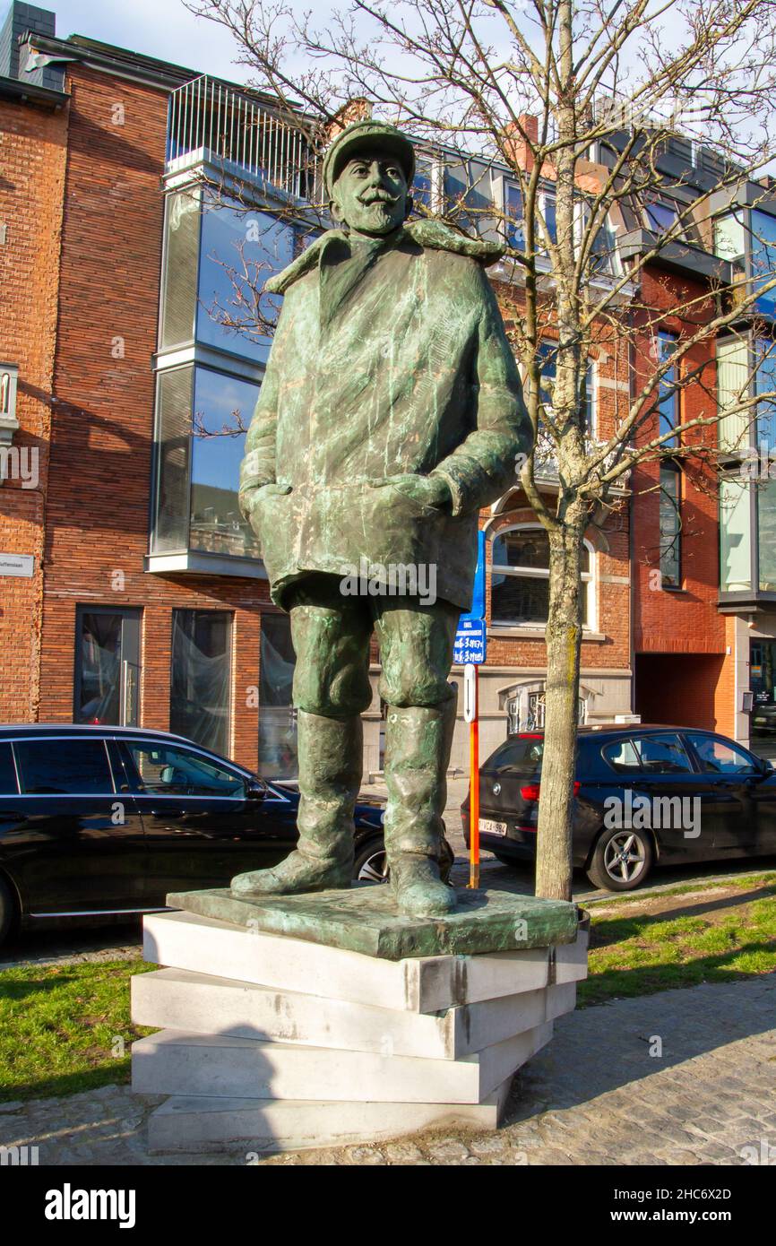 Hasselt, Belgique, 7 mars 2021.Statue de l'explorateur Adrien de Gerlache.La statue est située dans le Guffenslaan à Hasselt Banque D'Images