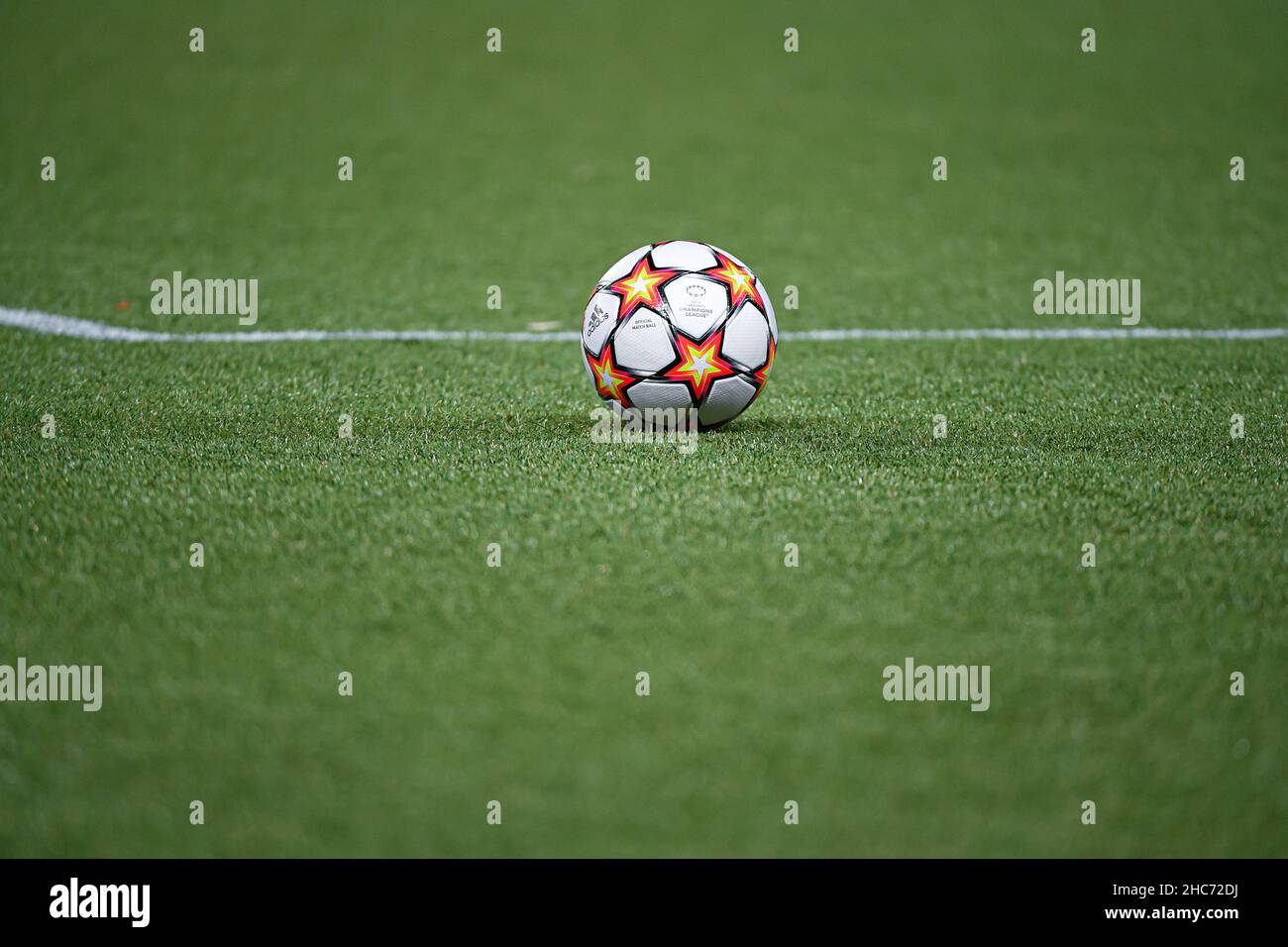 L'illustration officielle du ballon Adidas de la Ligue des champions de l'UEFA lors du match de football du Groupe B entre Paris Saint-Germa Banque D'Images