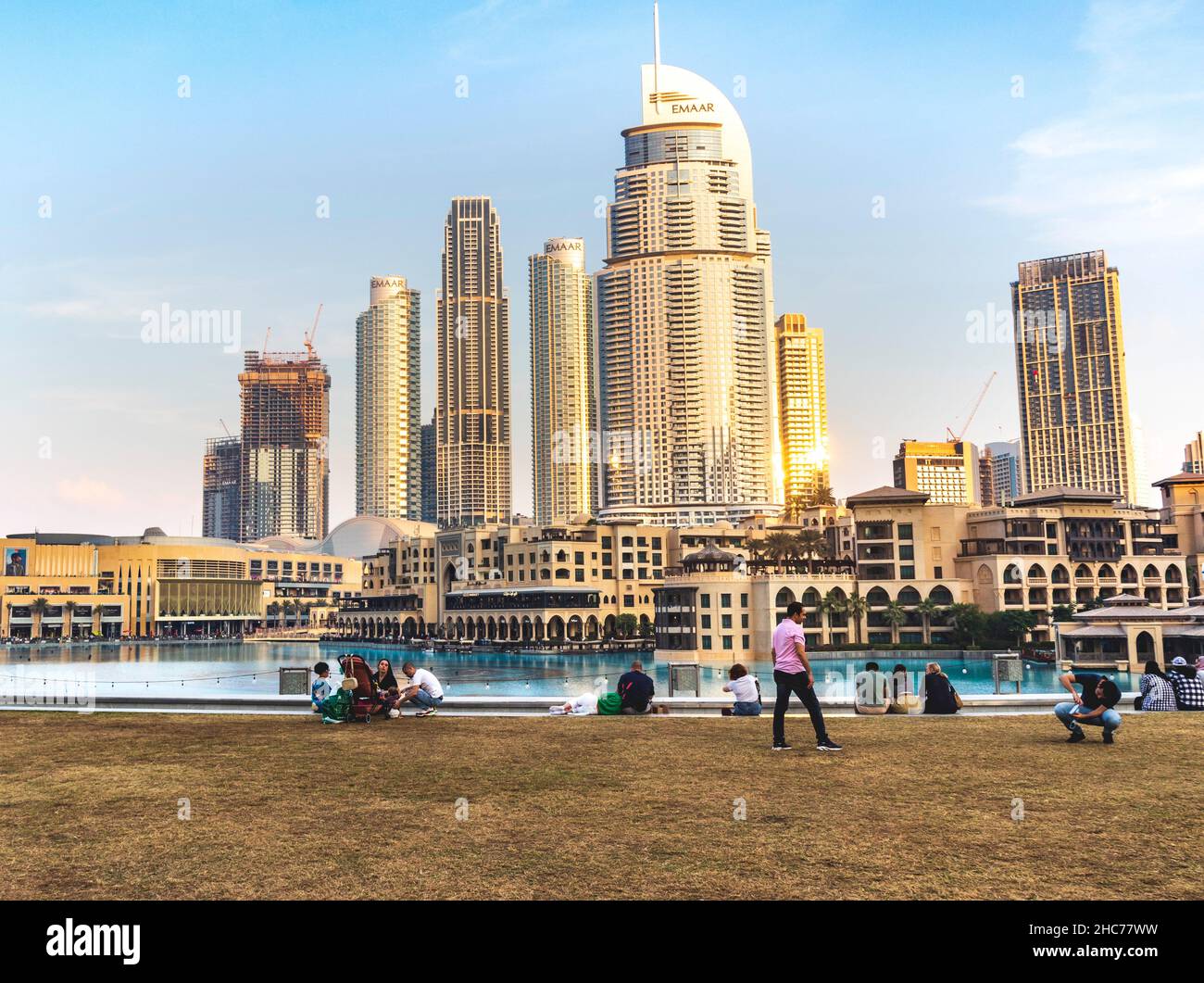 Dubai, Émirats Arabes Unis - 12.11.2021 - Centre-ville, zone du centre commercial de Dubaï Banque D'Images