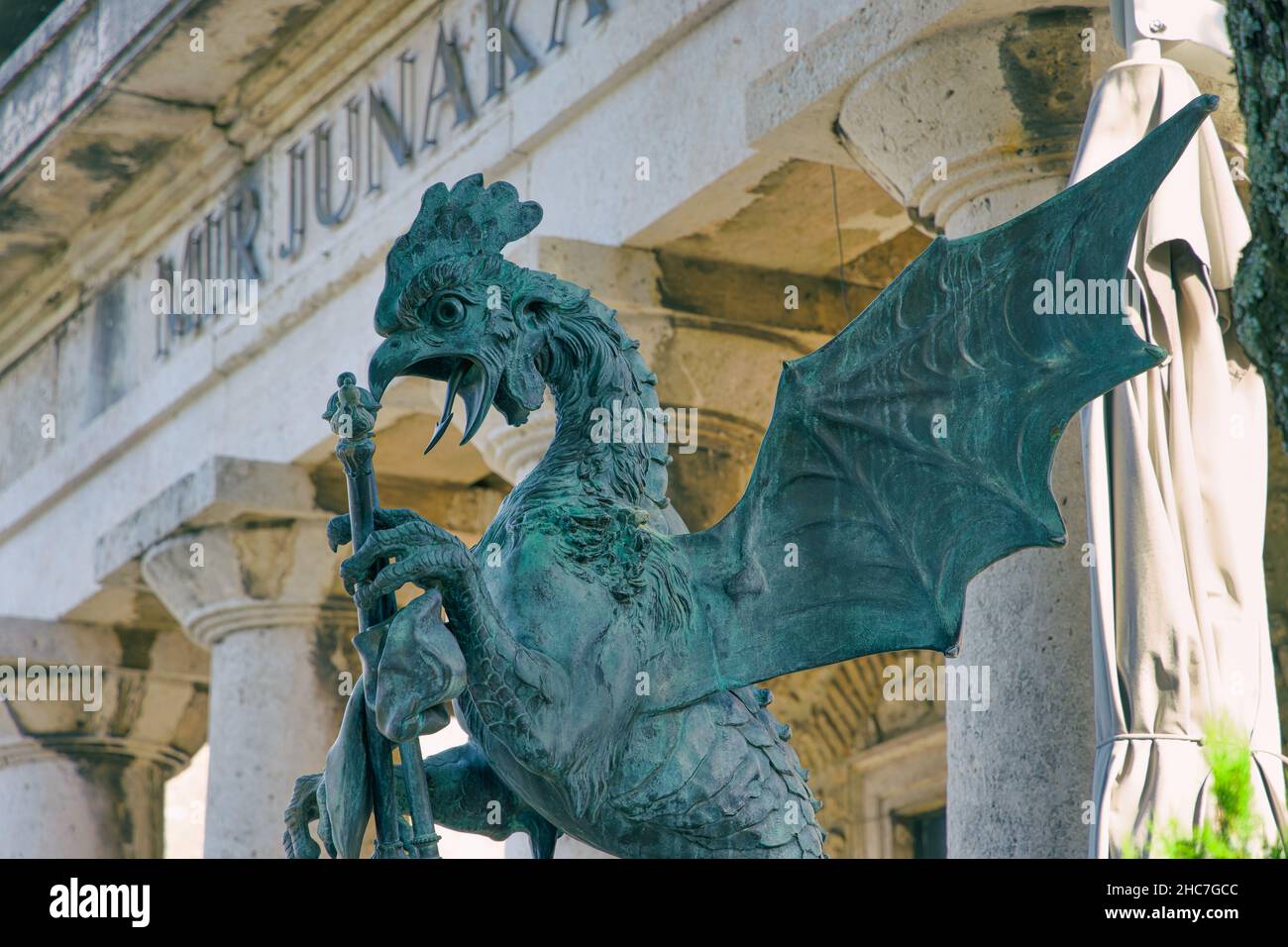 Statue de Basilisque de Rijeka à la cour du château de Trsat Banque D'Images