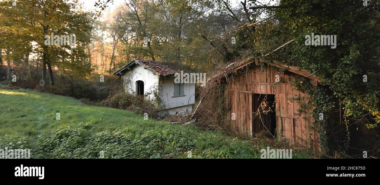 Gaillères, cabanes à l'abandon Banque D'Images
