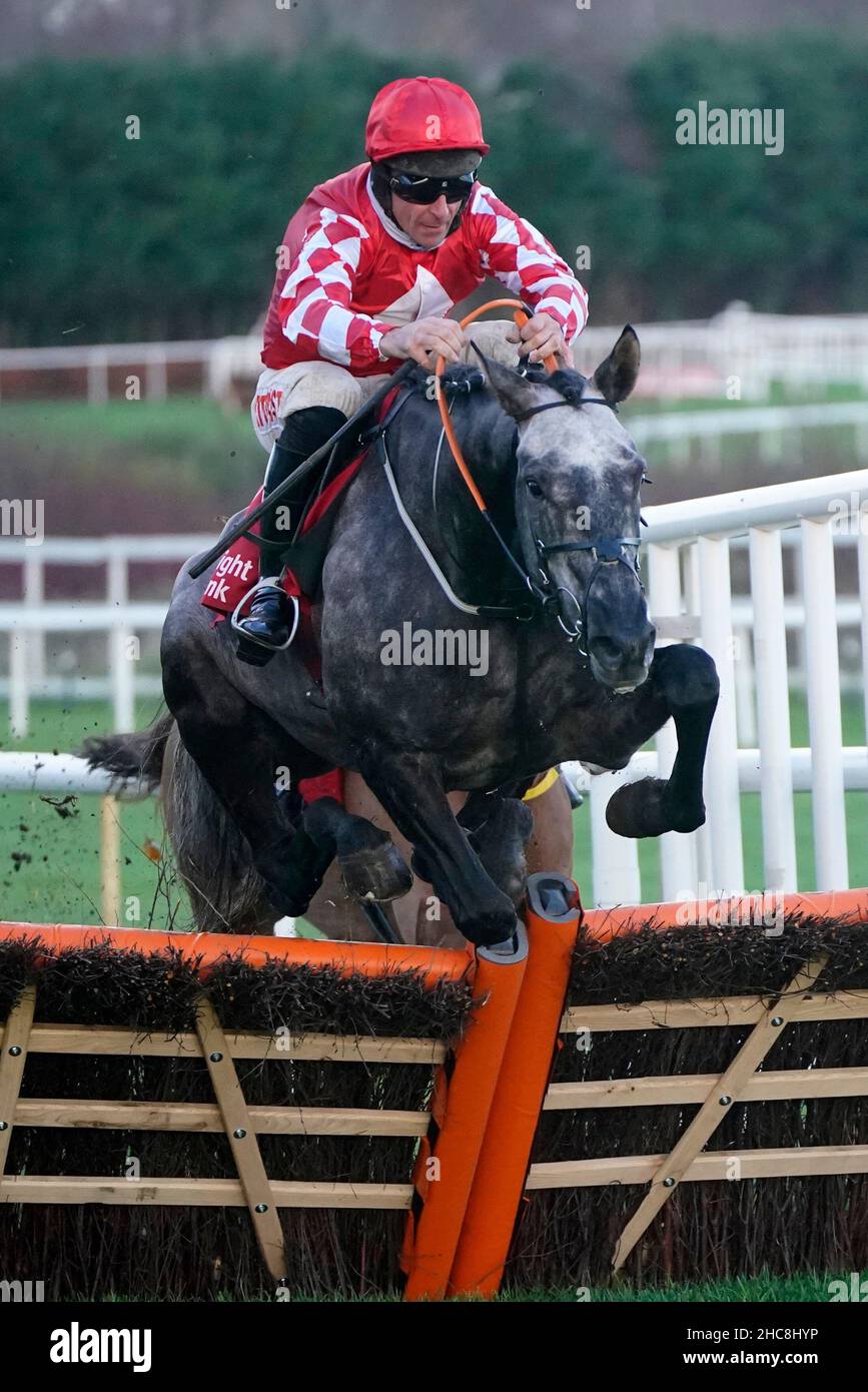 FIL Dor, monté par Davy Russell, remporte le Leopardstown Christmas Ferstival à l'hippodrome de Leopardstown, à Dublin.Date de la photo: Dimanche 26 décembre 2021. Banque D'Images