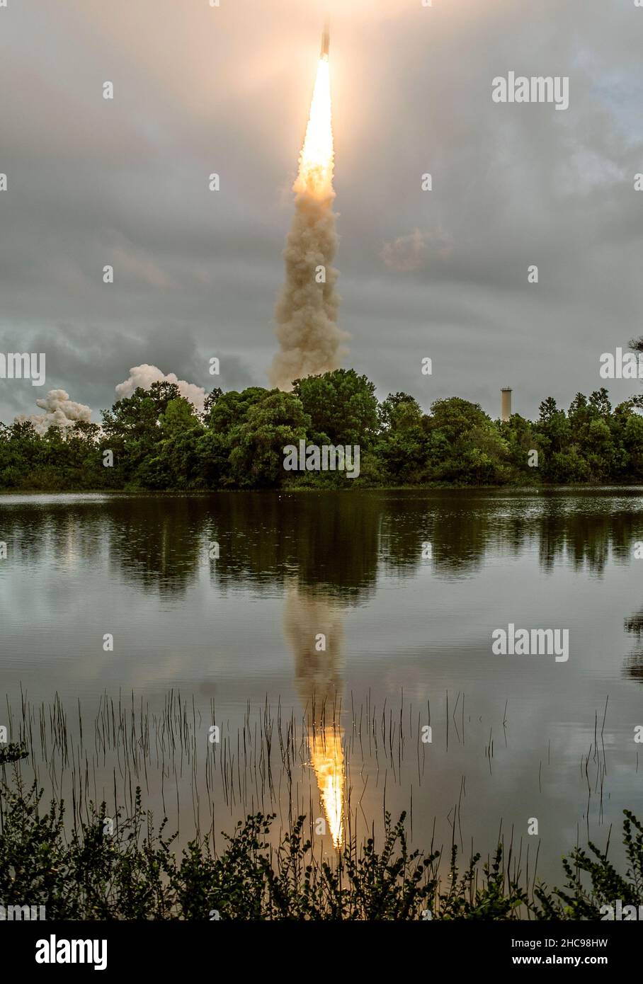 KOURO, GUYANE FRANÇAISE - 25 décembre 2021 - le télescope spatial James Webb lance une fusée Ariane 5 à bord de la zone de lancement ELA-3 de la SP européenne Banque D'Images