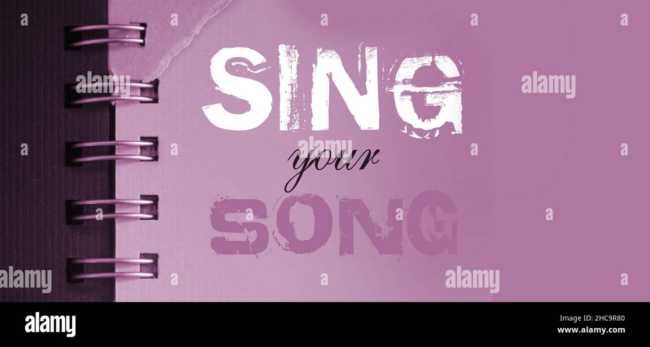 Chantez vos mots de chanson sur la page bleu ciel de coaaabok en blanc et en rose. Concept de musique. Banque D'Images