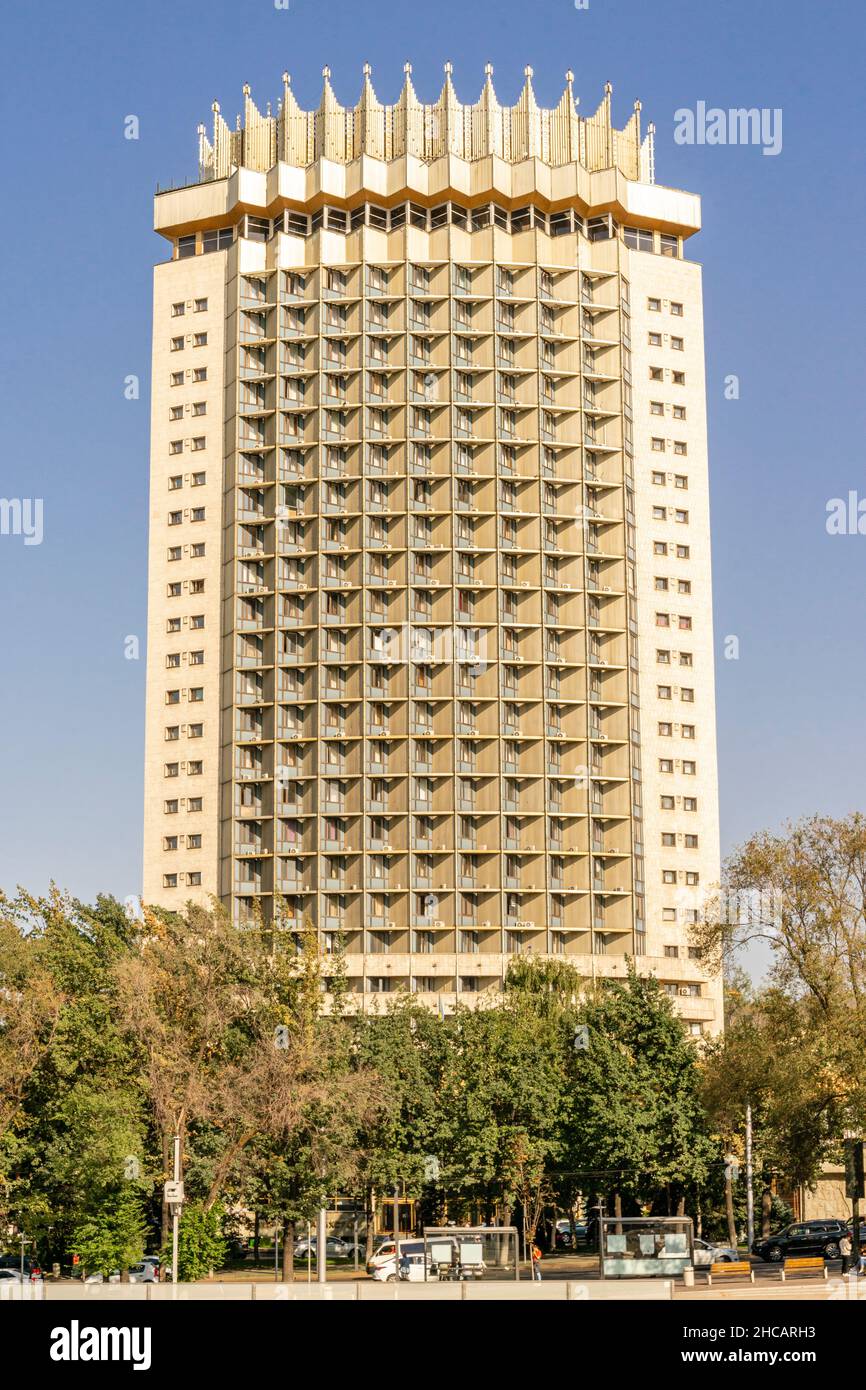 Qazaqstan Qonaq - Hôtel historique et bâtiment historique, 1972, Almaty, Kazakhstan, Asie centrale Banque D'Images