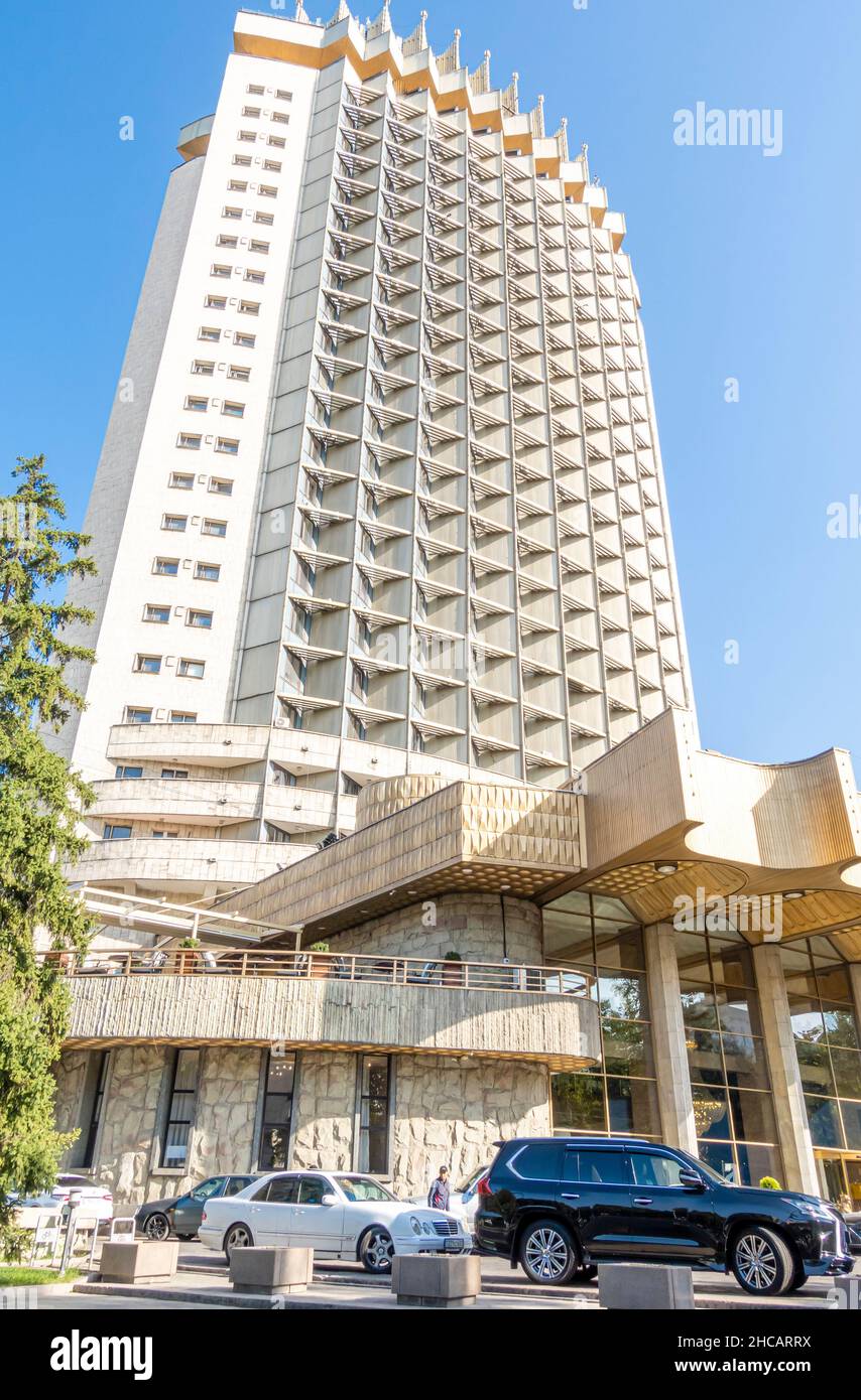 Qazaqstan Qonaq - Hôtel historique et bâtiment historique, 1972, Almaty, Kazakhstan, Asie centrale Banque D'Images