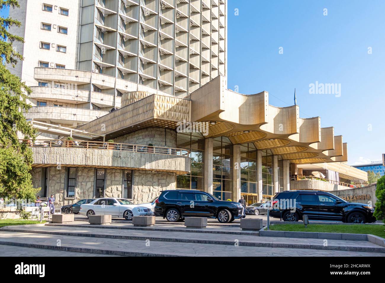 Qazaqstan Qonaq - Hôtel historique et bâtiment historique, 1972, Almaty, Kazakhstan, Asie centrale Banque D'Images