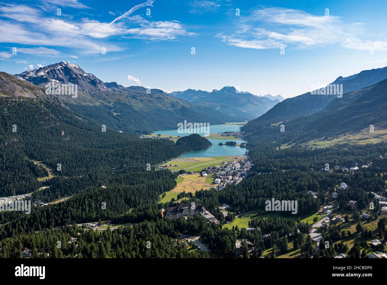 Suisse, canton des Grisons, Saint Moritz, vue sur la vallée de l'Engadin en été avec le lac Silvaplana en arrière-plan Banque D'Images