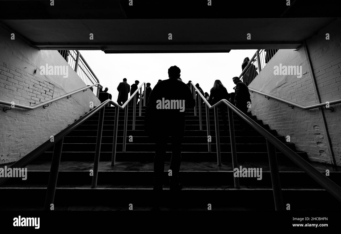 Aperçu général des spectateurs lors de la journée de Chase du festival de Noël de Ladbrokes au parc Kempton.Date de la photo: Dimanche 26 décembre 2021. Banque D'Images