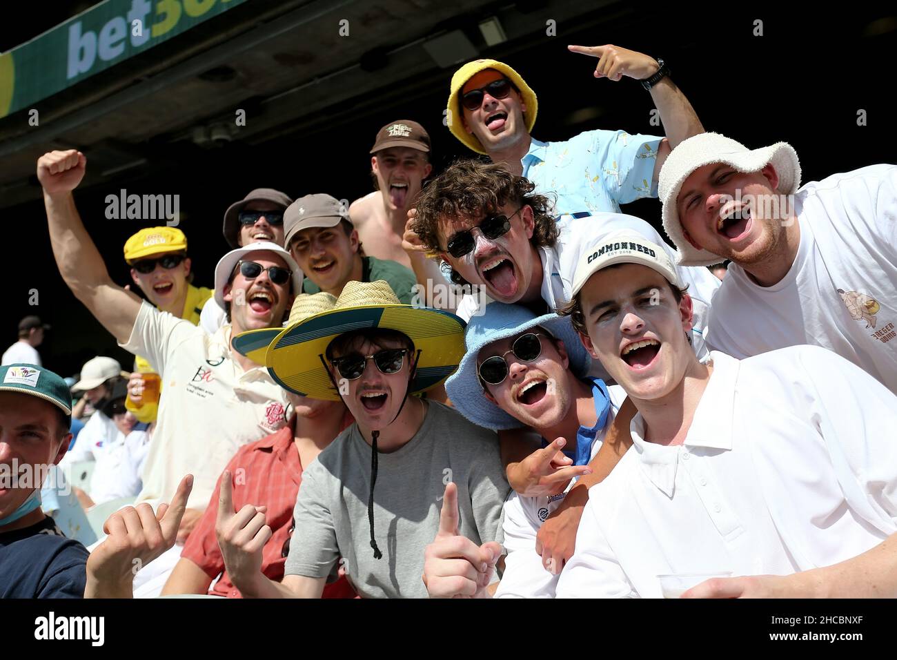 Melbourne, Australie, 27 décembre 2021.Une foule nombreuse lors du match d'essai du lendemain de Noël dans la série Ashes entre l'Australie et l'Angleterre.Crédit : Dave Helison/Speed Media/Alamy Live News Banque D'Images