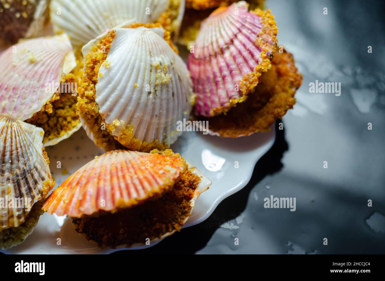 Mini coquilles SaintJacques, coquilles de pétoncles naturelles remplies de pétoncles de