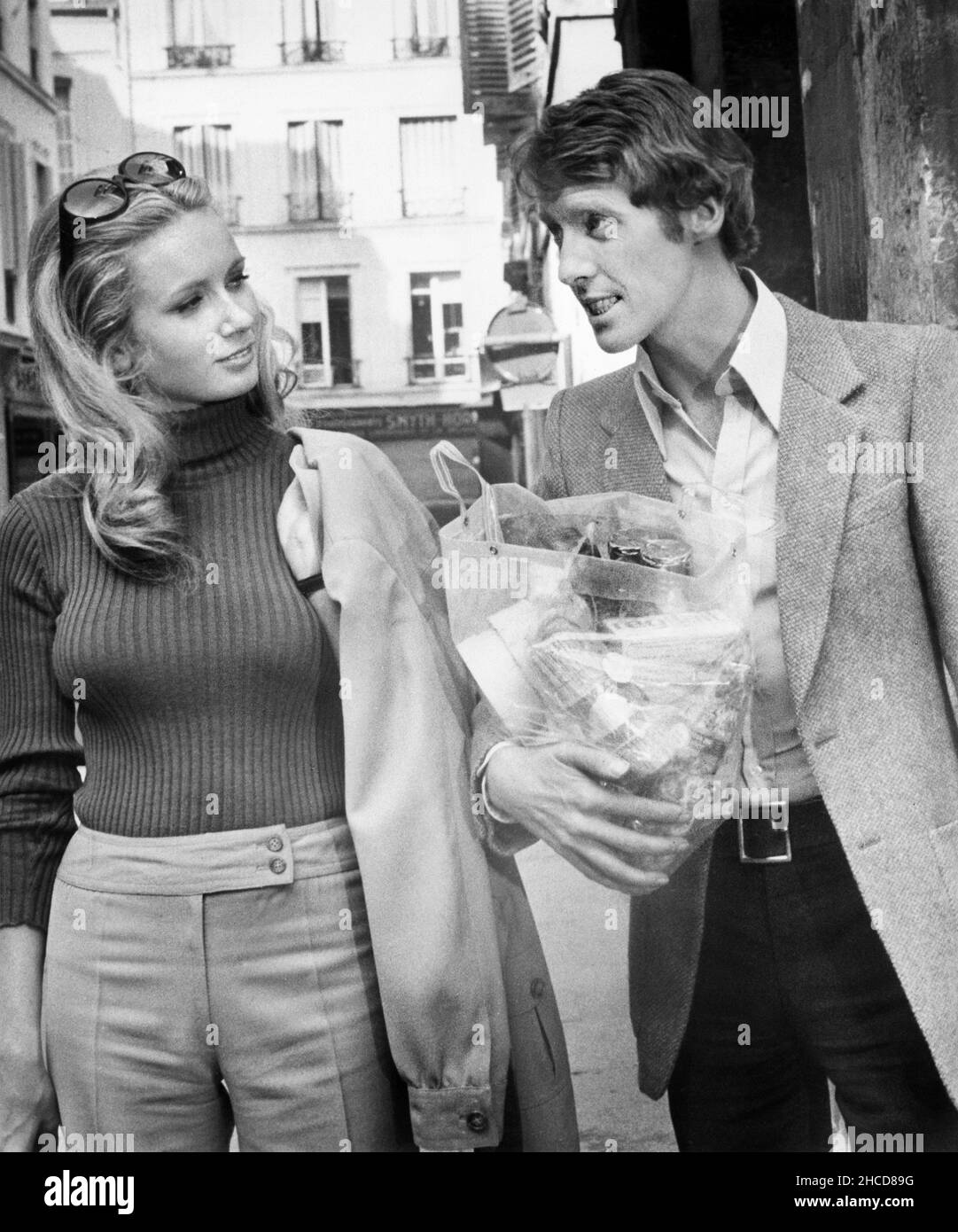 Geneviève Gilles, Michael Crawford, sur le plateau du film britannique, « Hello-Goodbye », 20th Century-Fox, 1970 Banque D'Images