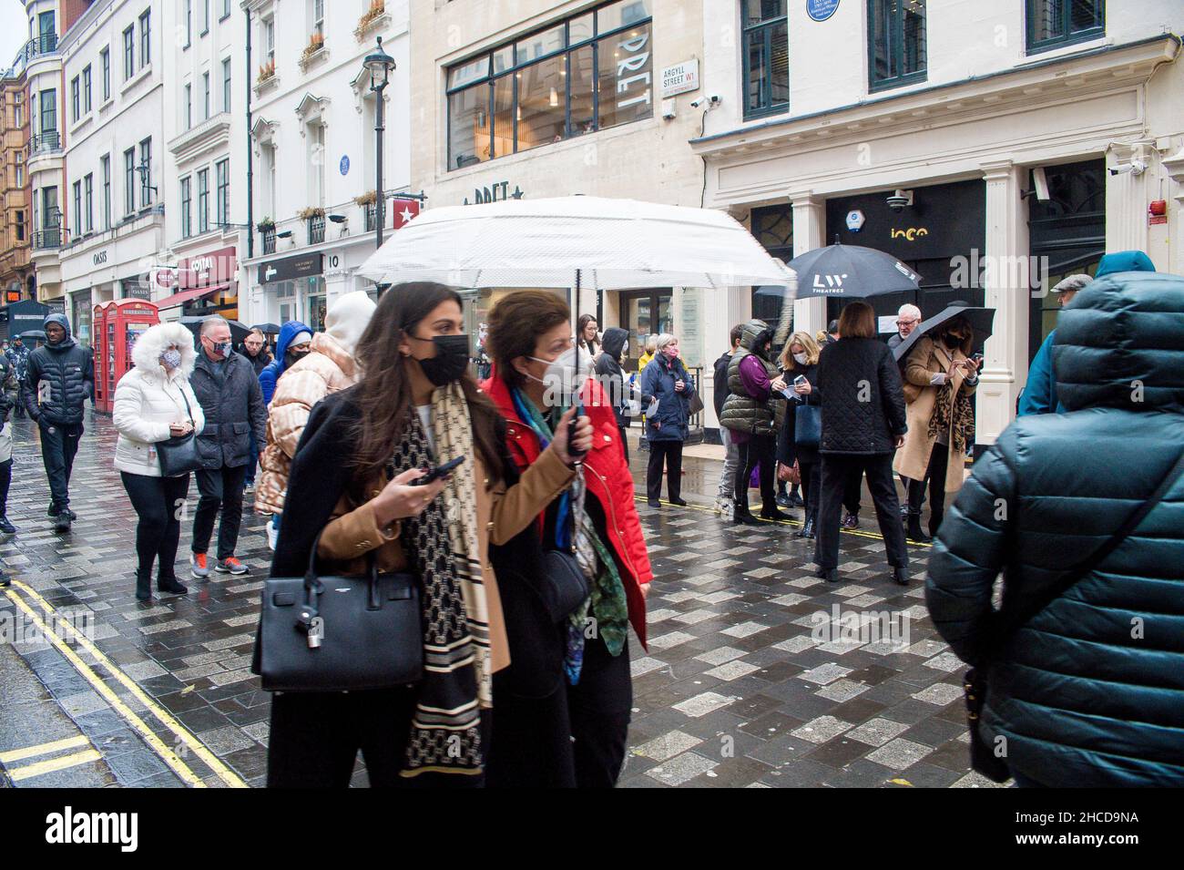 Londres, Royaume-Uni.27th décembre 2021.West End occupé le lundi de vacances après Noël.Credit: JOHNNY ARMSTEAD/Alamy Live News Banque D'Images