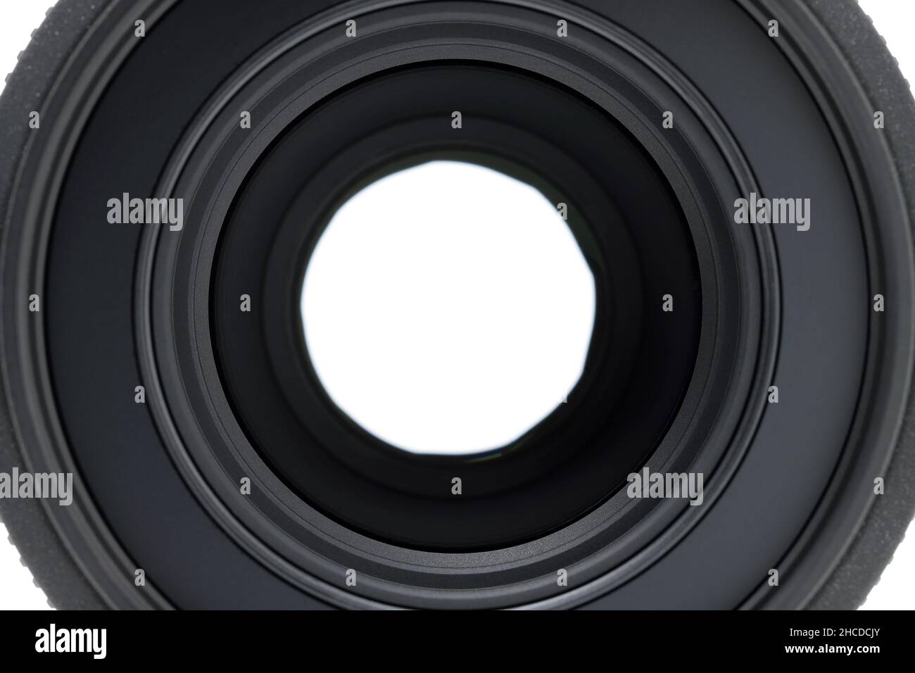 Gros plan sur le verre de l'objectif de l'appareil photo en studio lumineux  sur fond blanc Photo Stock - Alamy